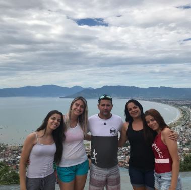 Keyla Alves with her beautiful family